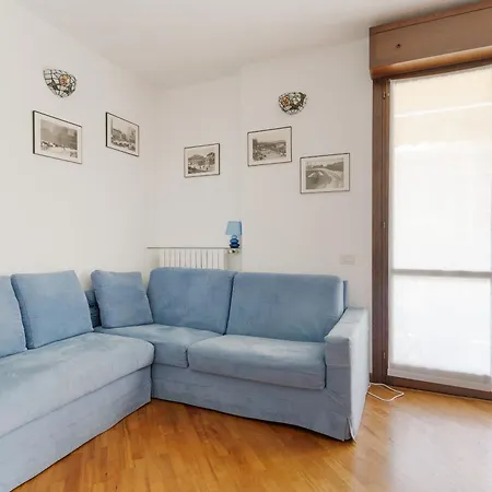 Guesthost - Chiesa Rossa Comfy Apartment *