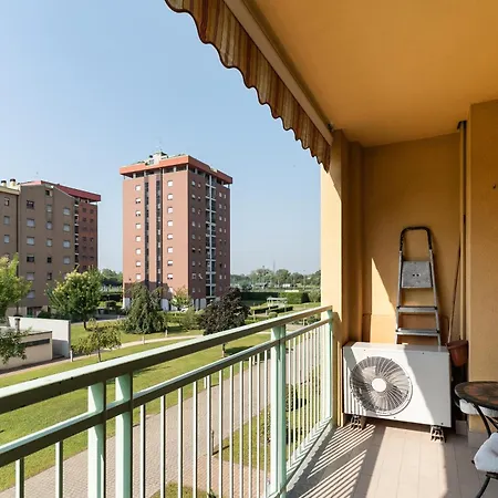 Guesthost - Chiesa Rossa Comfy Apartament Mediolan