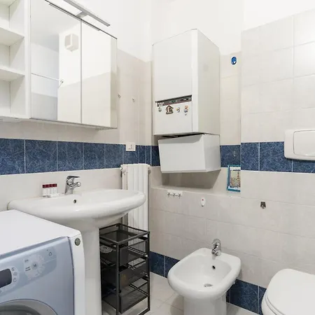 Guesthost - Chiesa Rossa Comfy Apartman *