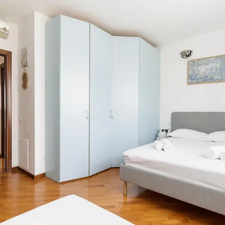 Apartman Guesthost - Chiesa Rossa Comfy Milánó